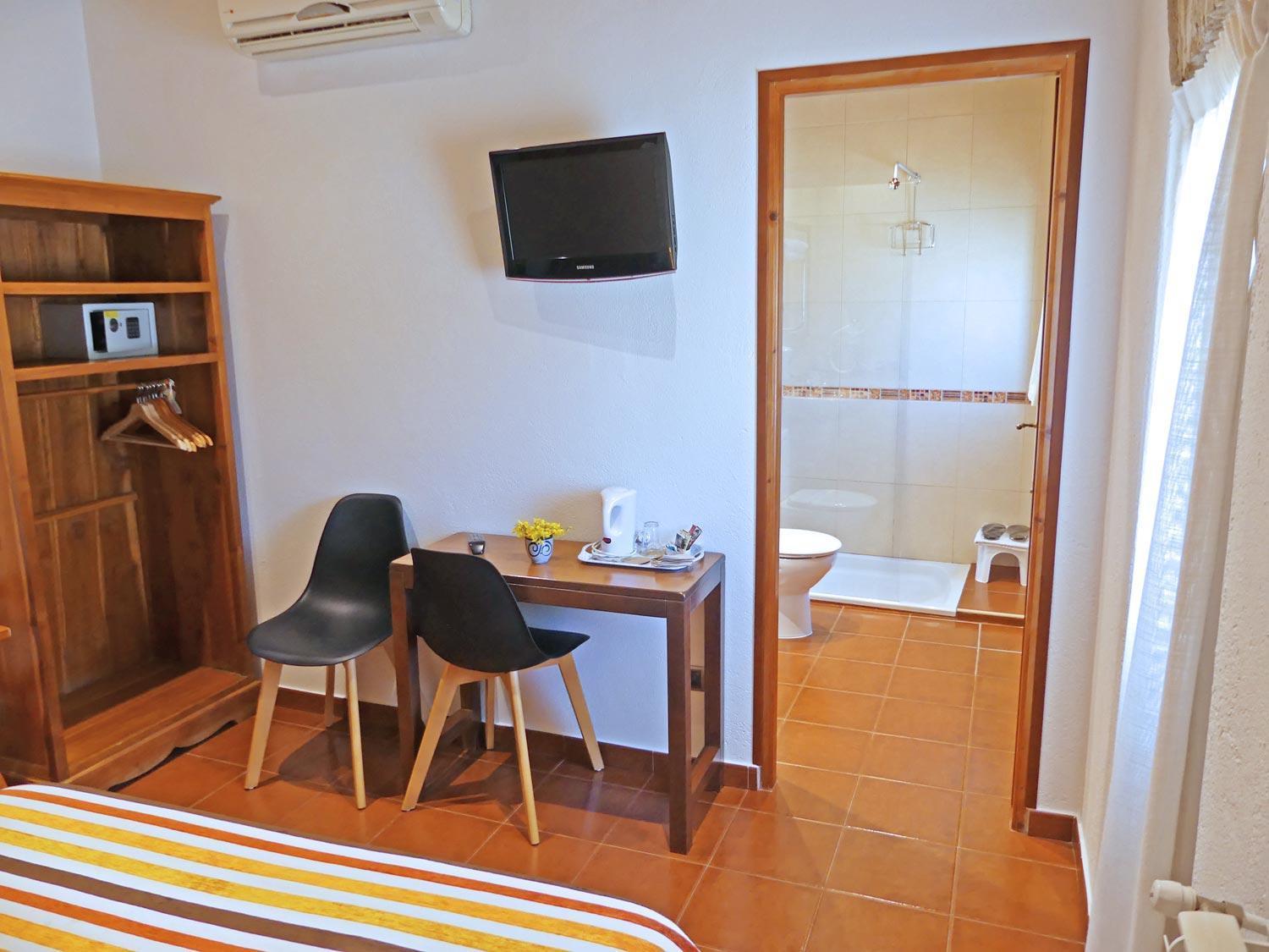 Hotel & Golf Ca La Caputxeta 카스테요 뎀푸리에스 객실 사진